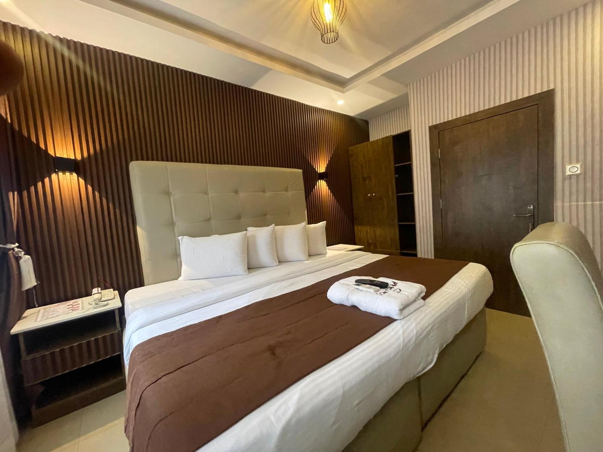 Presken Hotel @Villa Ikeja Exterior photo